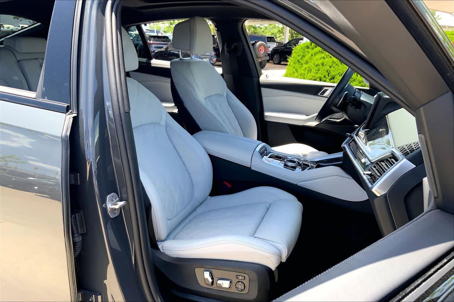 Certified 2025 BMW X6 M60i AWD/4WD image 8