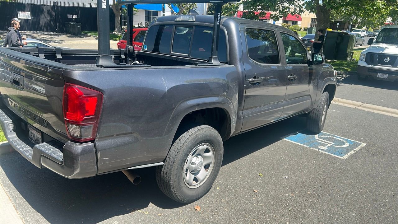 Used 2021 Toyota Tacoma SR w/ SR Convenience Package RWD image 2