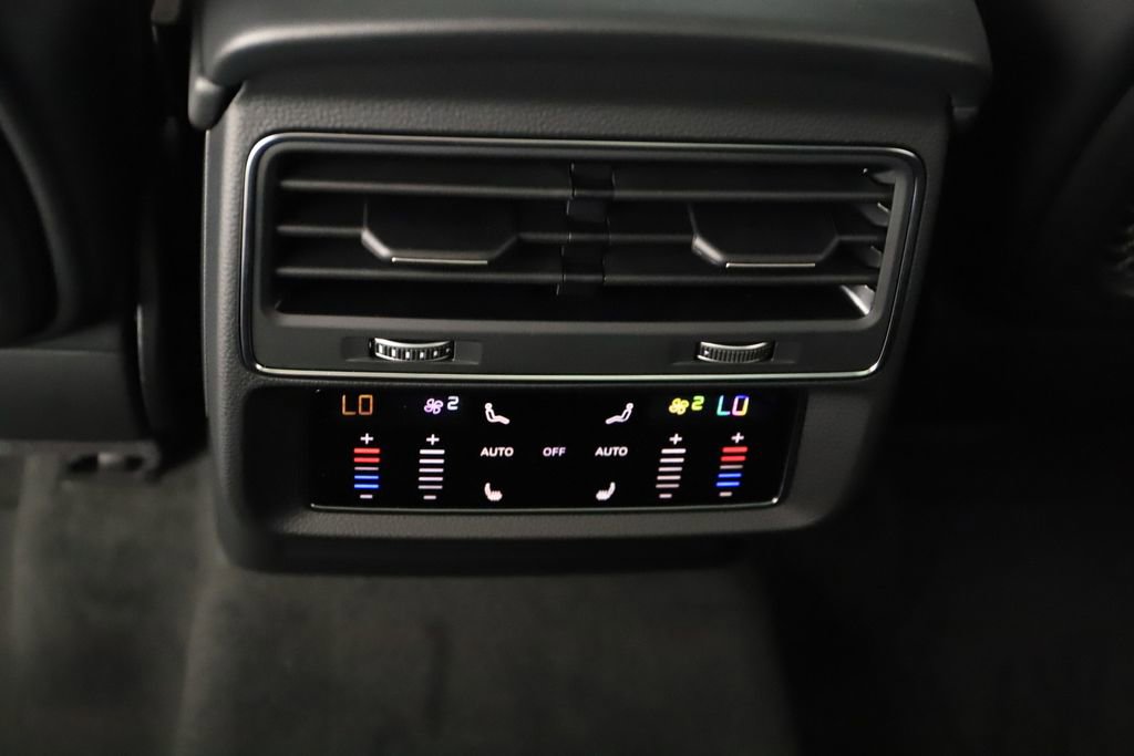 New 2026 Audi SQ7 Premium Plus AWD/4WD image 22