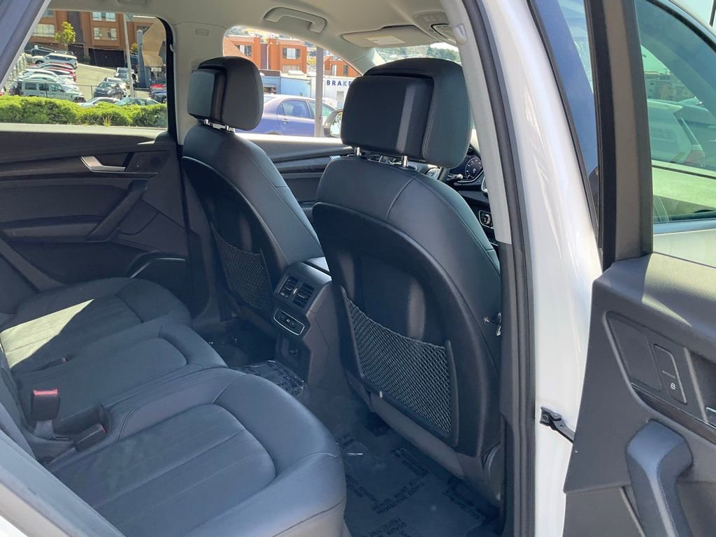 Used 2020 Audi Q5 e Premium w/ Convenience Package image 48