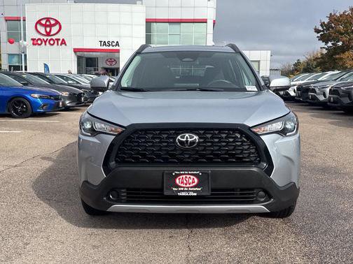 Used 2023 Toyota Corolla Cross LE w/ Moonroof Package AWD/4WD image 2