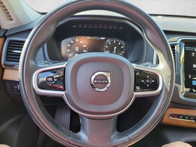 Used 2022 Volvo XC90 T5 Momentum FWD image 16