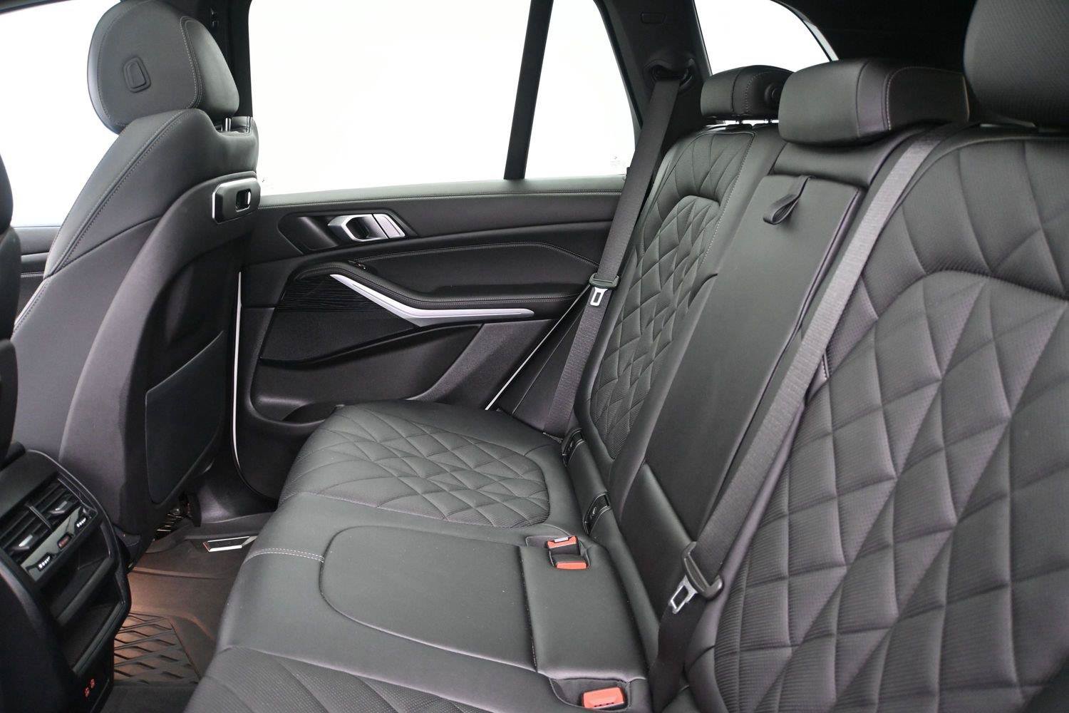 Used 2024 BMW X5 xDrive40i w/ M Sport Package AWD/4WD image 13