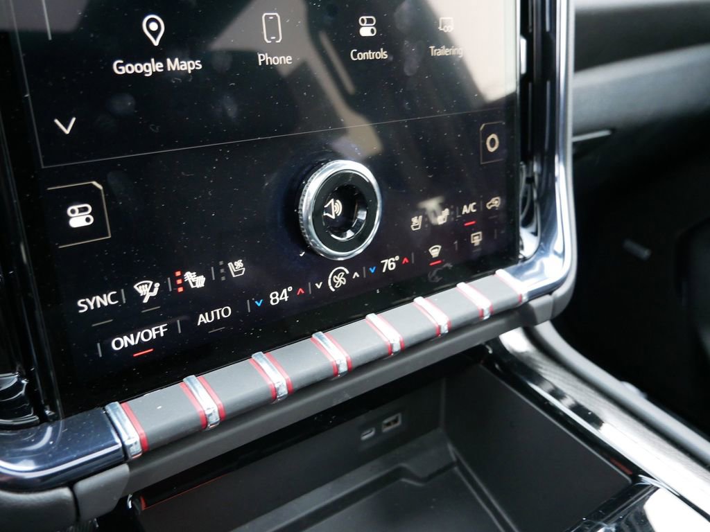 Used 2025 GMC Yukon XL AT4 AWD/4WD image 27