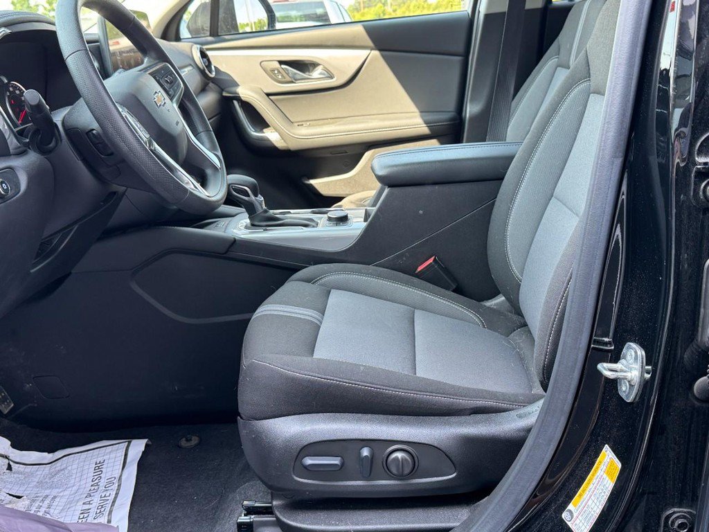 Used 2024 Chevrolet Blazer LT w/ Convenience Package FWD image 25