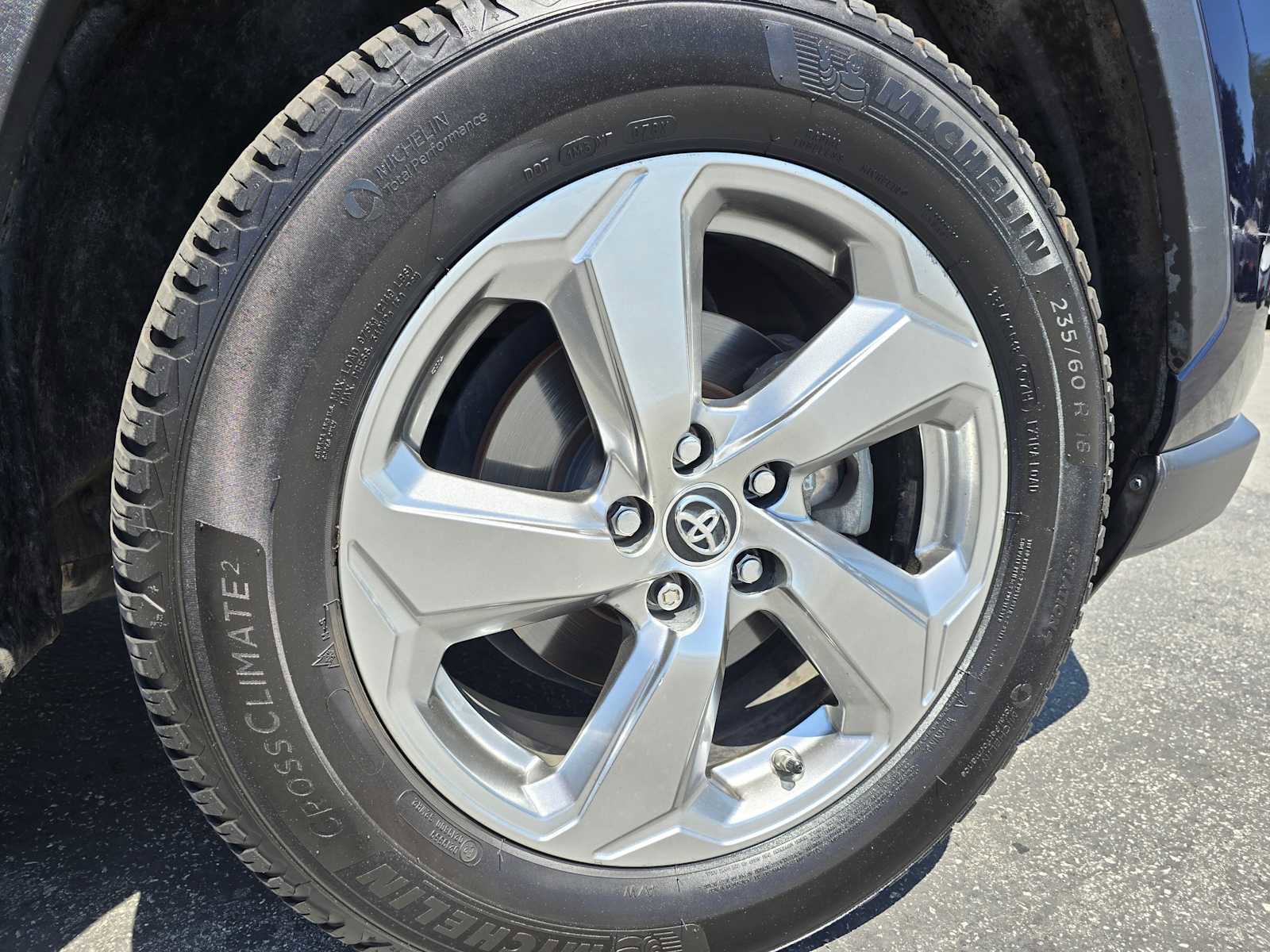 Used 2019 Toyota RAV4 Limited AWD/4WD image 9