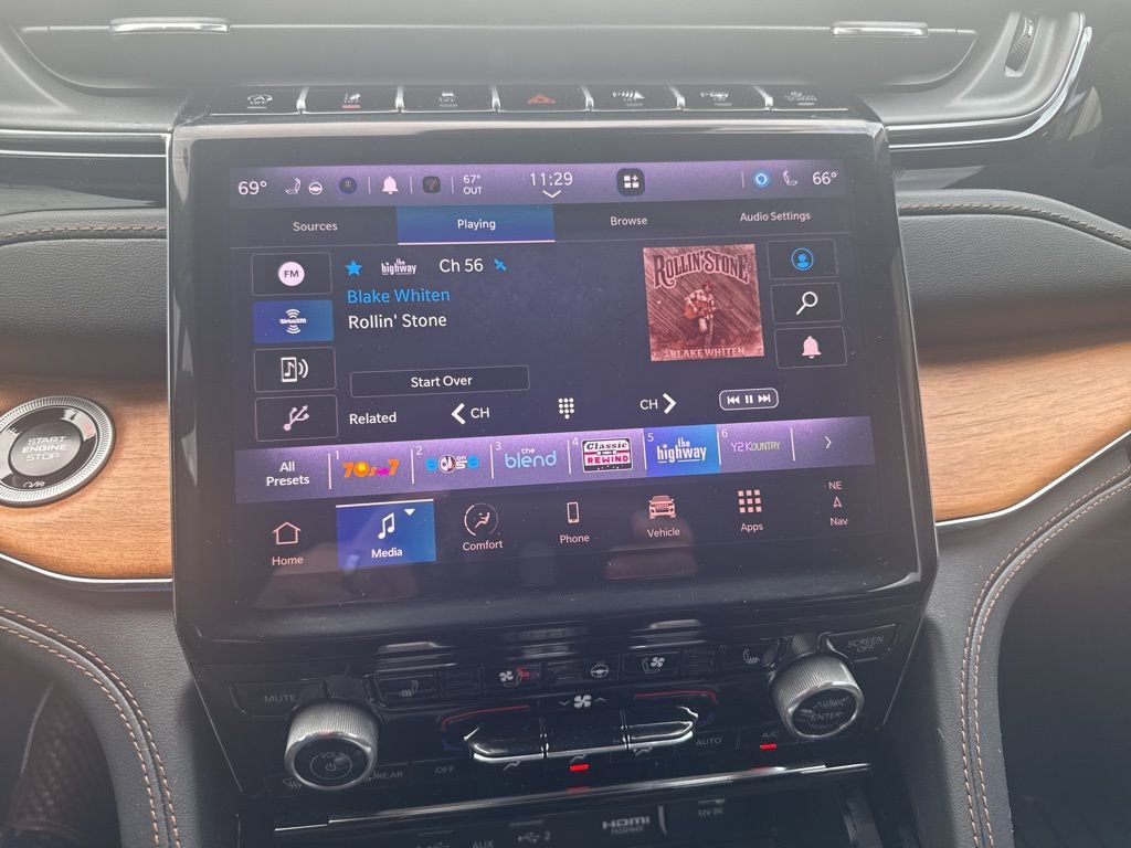 Used 2025 Jeep Grand Cherokee Summit image 13