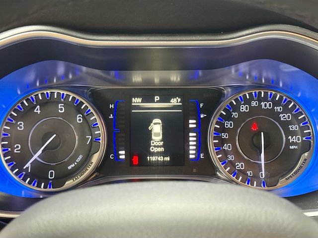 Used 2016 Chrysler 200 Limited w/ Convenience Group image 14