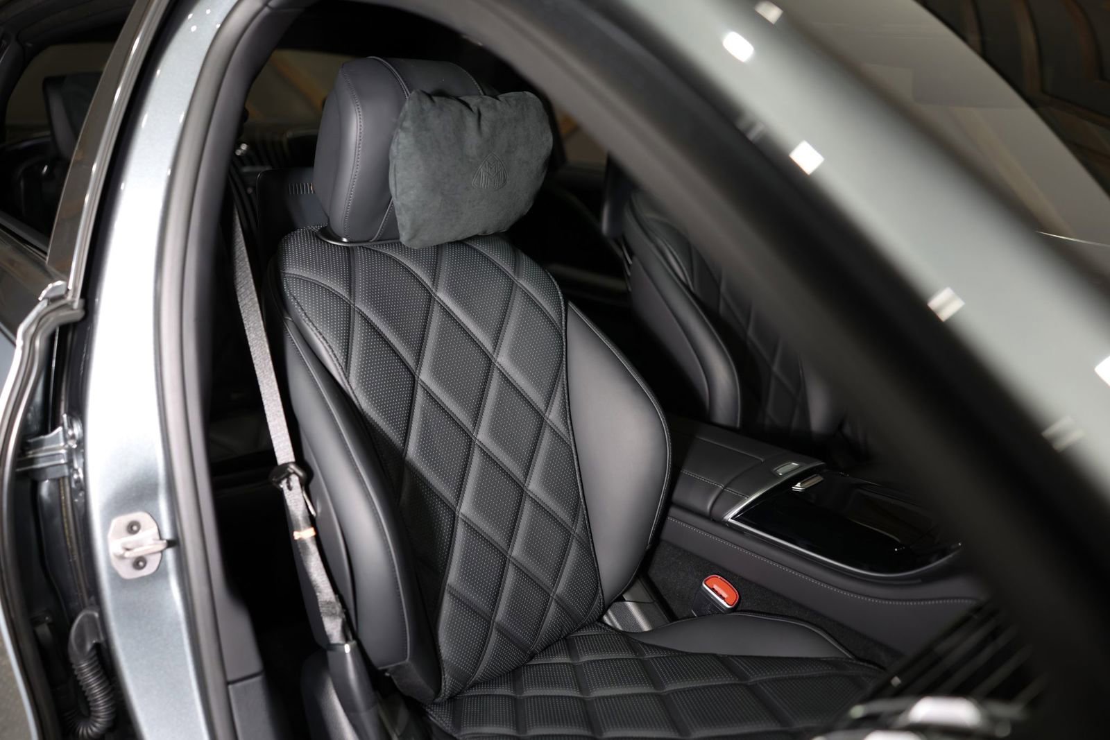 Used 2024 Mercedes-Benz Maybach S 580 4MATIC image 24