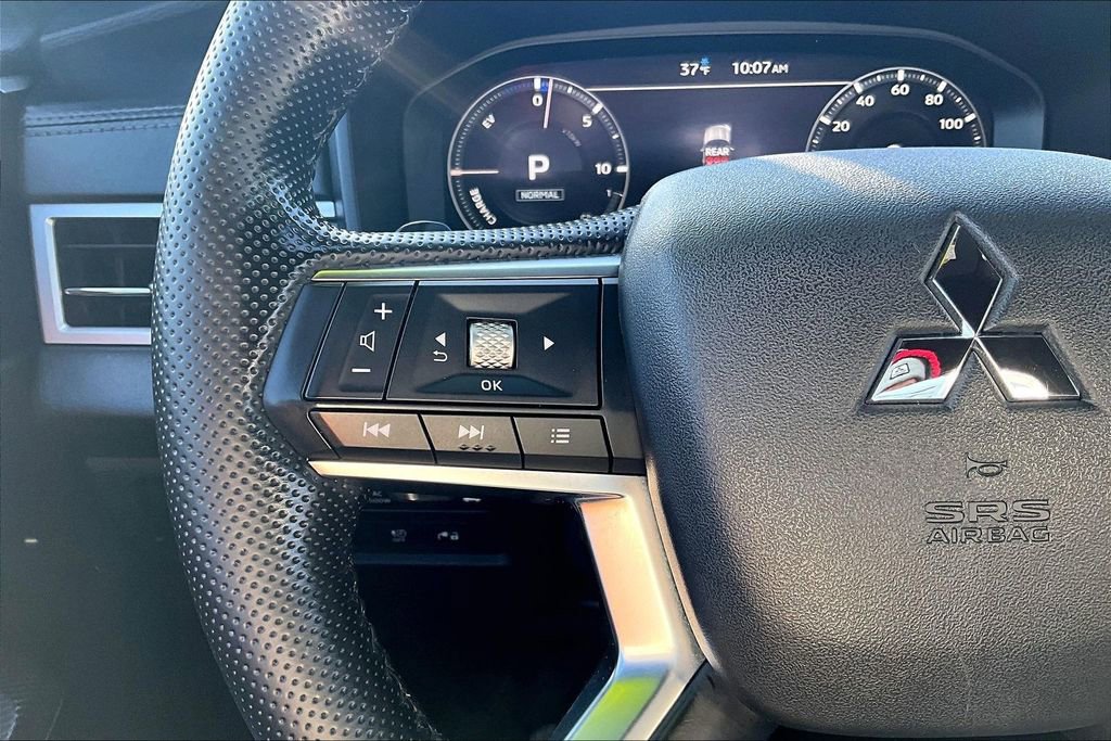 Used 2025 Mitsubishi Outlander SEL Black Edition image 18