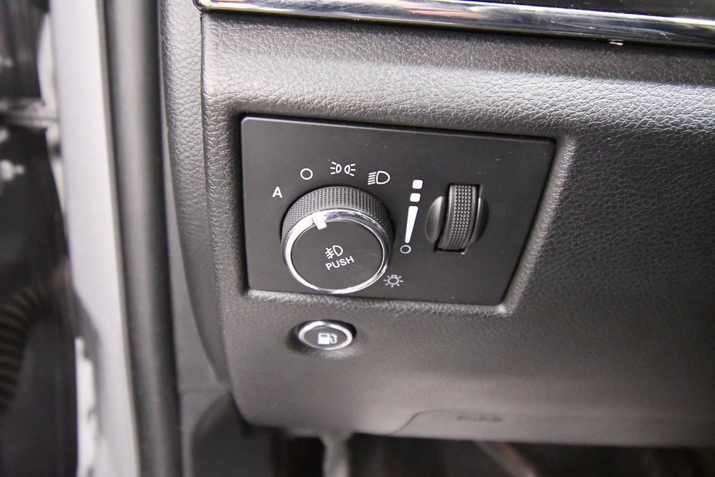 Used 2020 Jeep Grand Cherokee Limited w/ Luxury Group II image 20