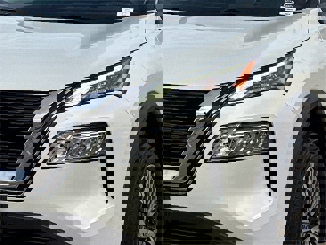 Used 2023 Nissan Rogue SV w/ SV Premium Package image 5