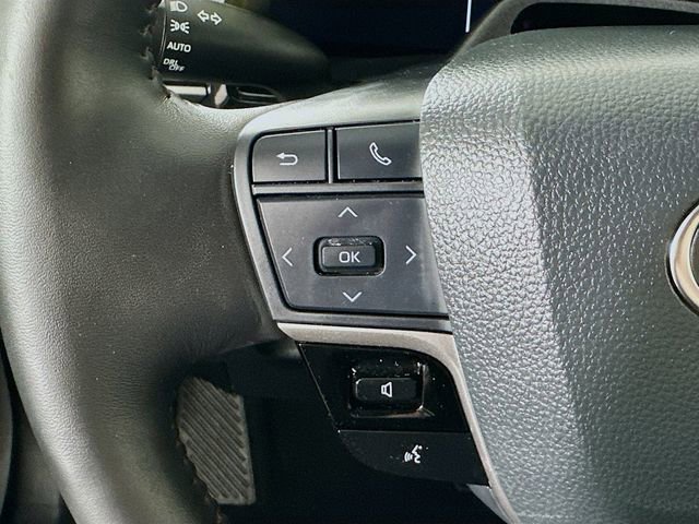 Used 2025 Toyota Camry XLE w/ Premium Plus Package image 10