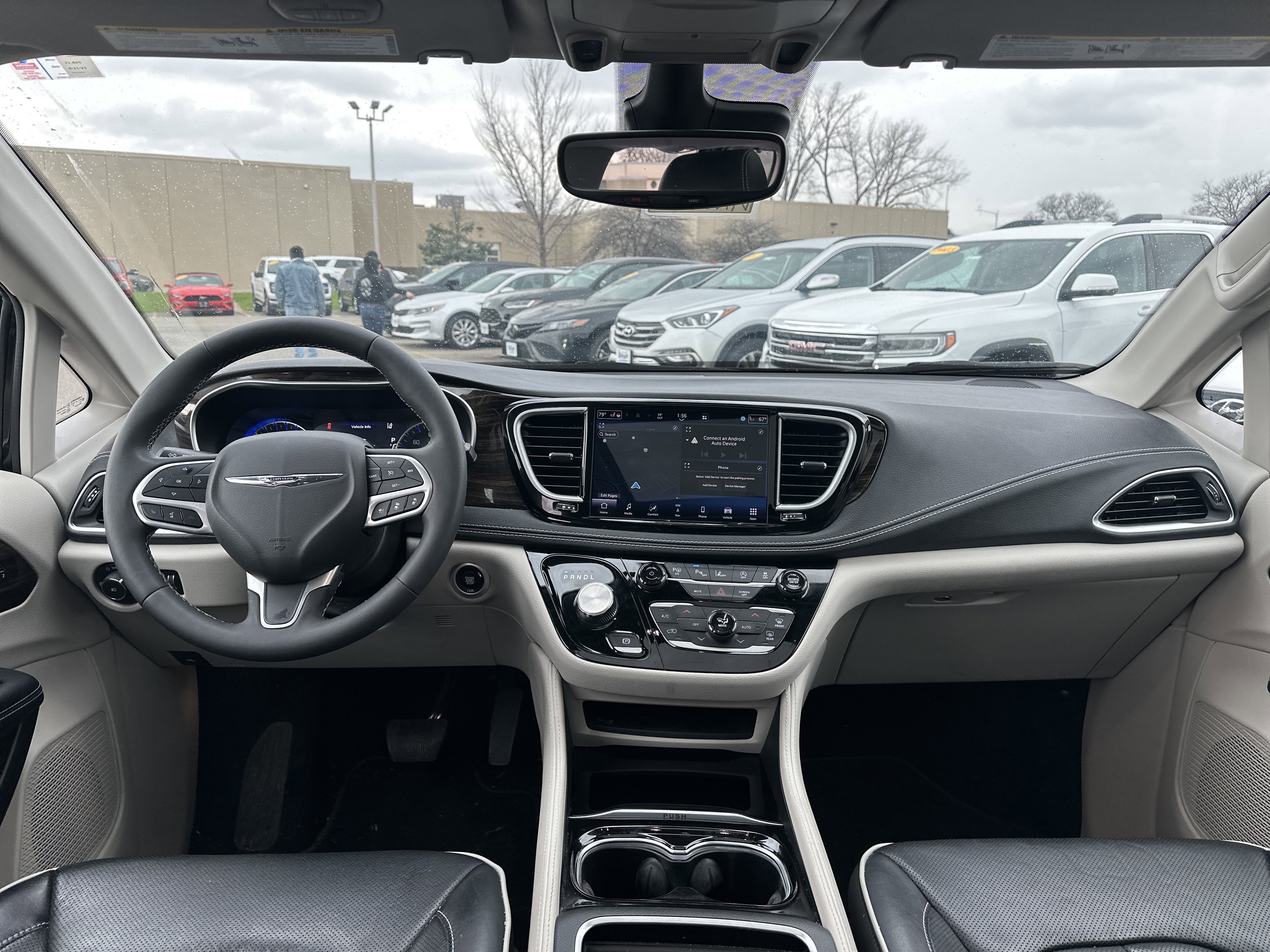 Used 2023 Chrysler Pacifica Limited image 18