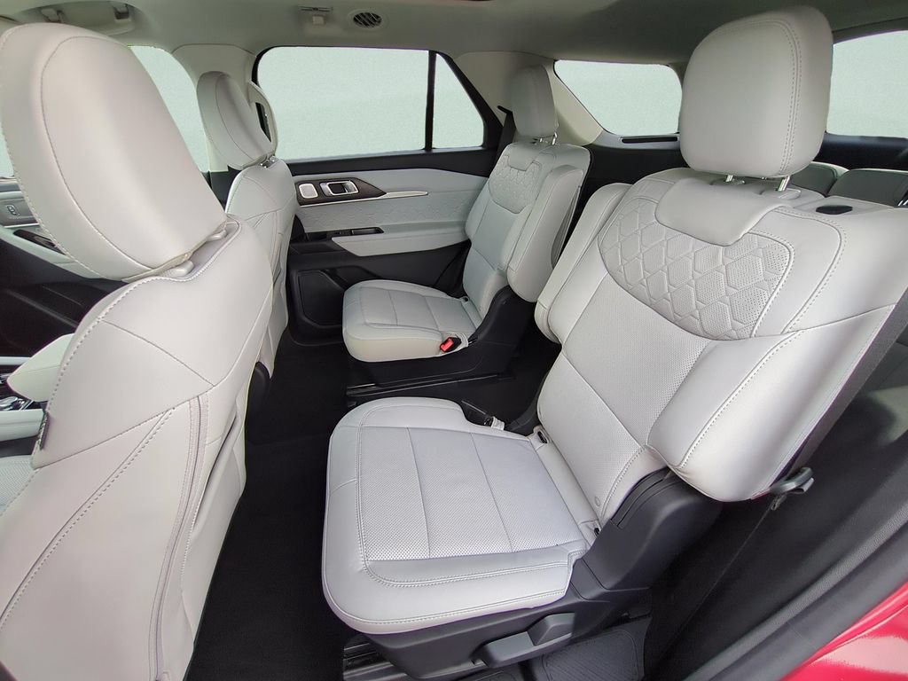 Used 2025 Ford Explorer Platinum w/ Ultimate Package RWD image 12