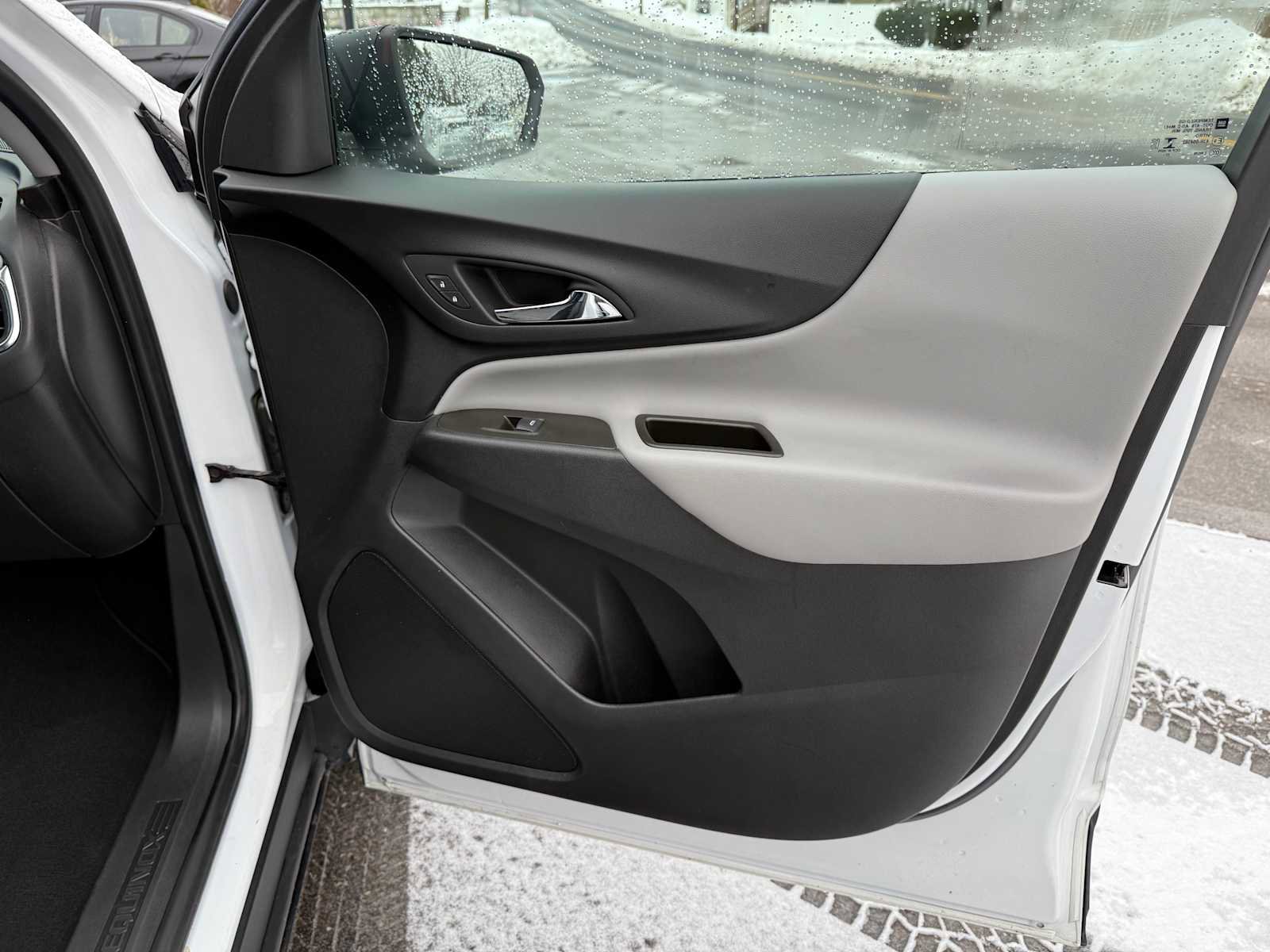 Used 2023 Chevrolet Equinox LS w/ LS Convenience Package image 35