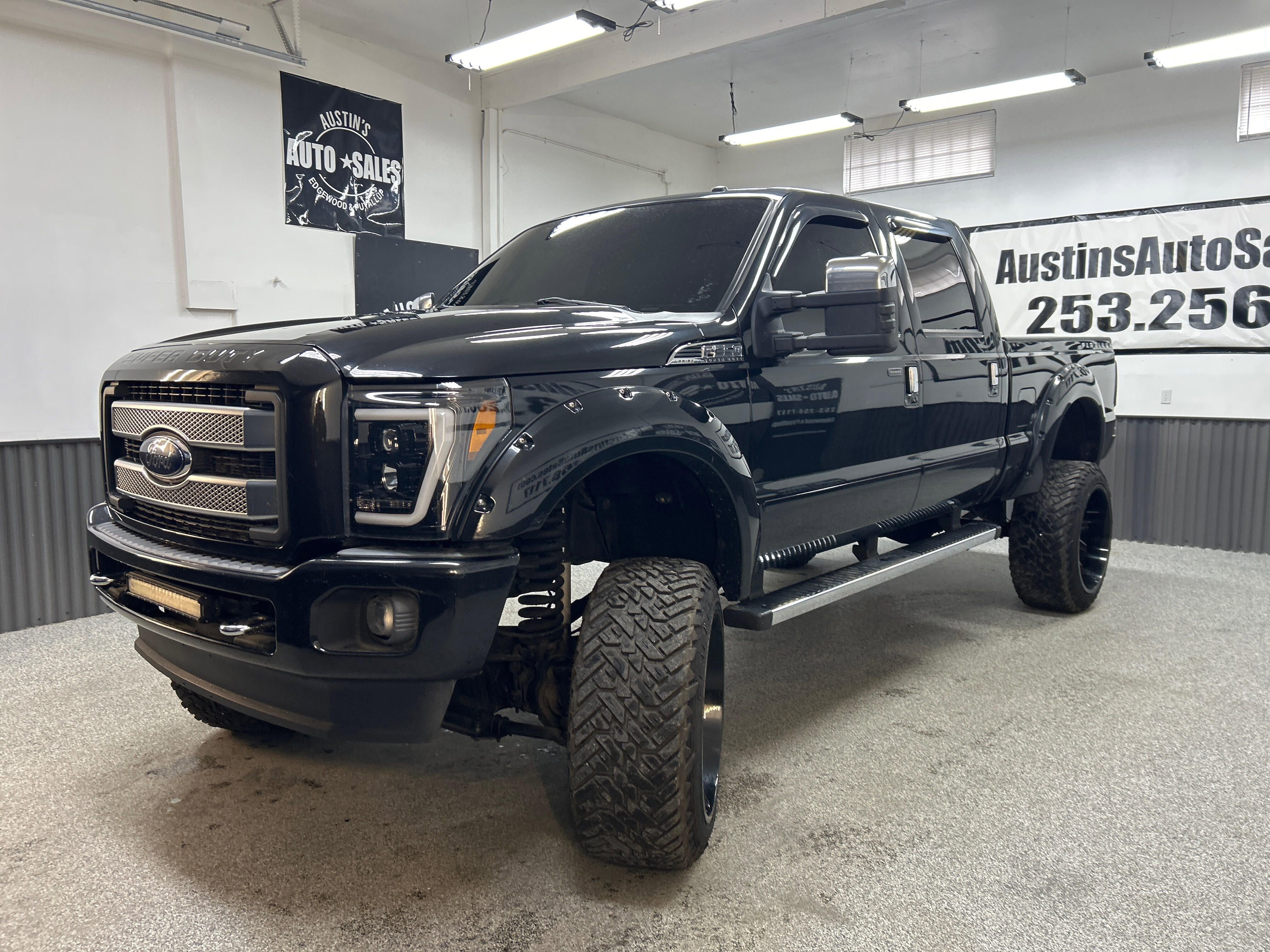 Used 2014 Ford F350 Platinum w/ Platinum Package image 3