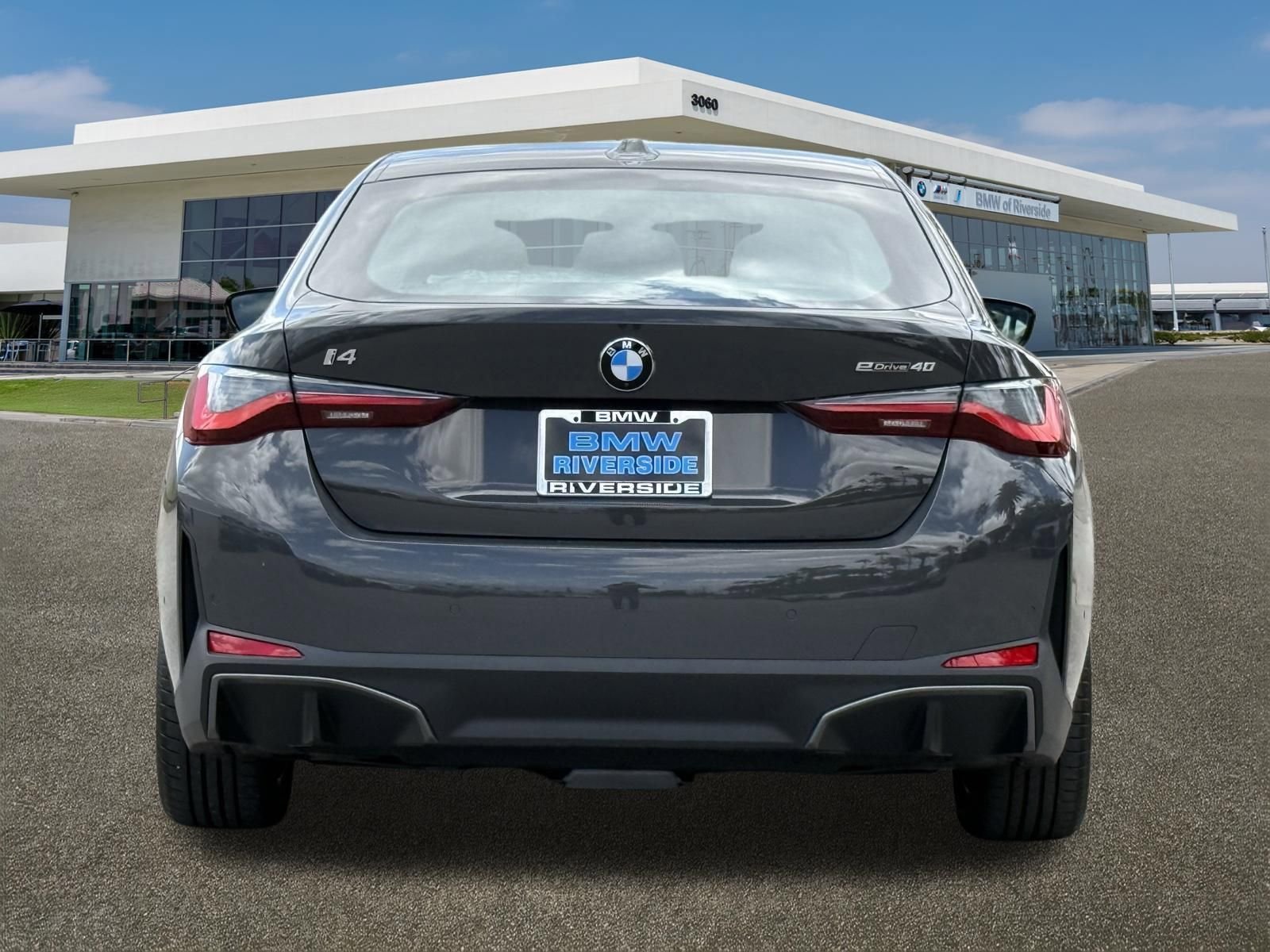 New 2026 BMW i4 eDrive40 w/ Parking Assistance Package RWD image 8