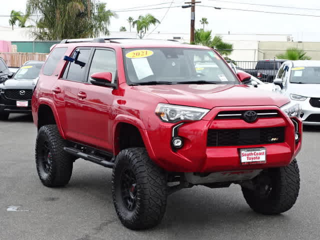Used 2021 Toyota 4Runner SR5 Premium w/ Moonroof Package RWD image 2