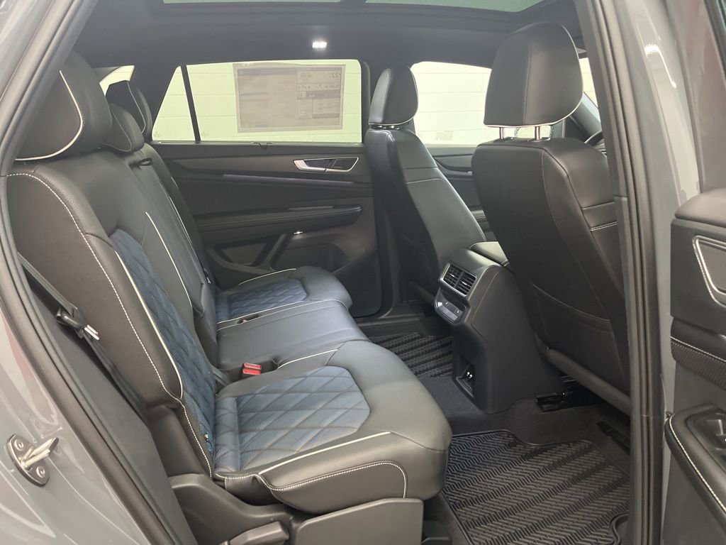 New 2026 Volkswagen Atlas Cross Sport SEL Premium R-Line image 34