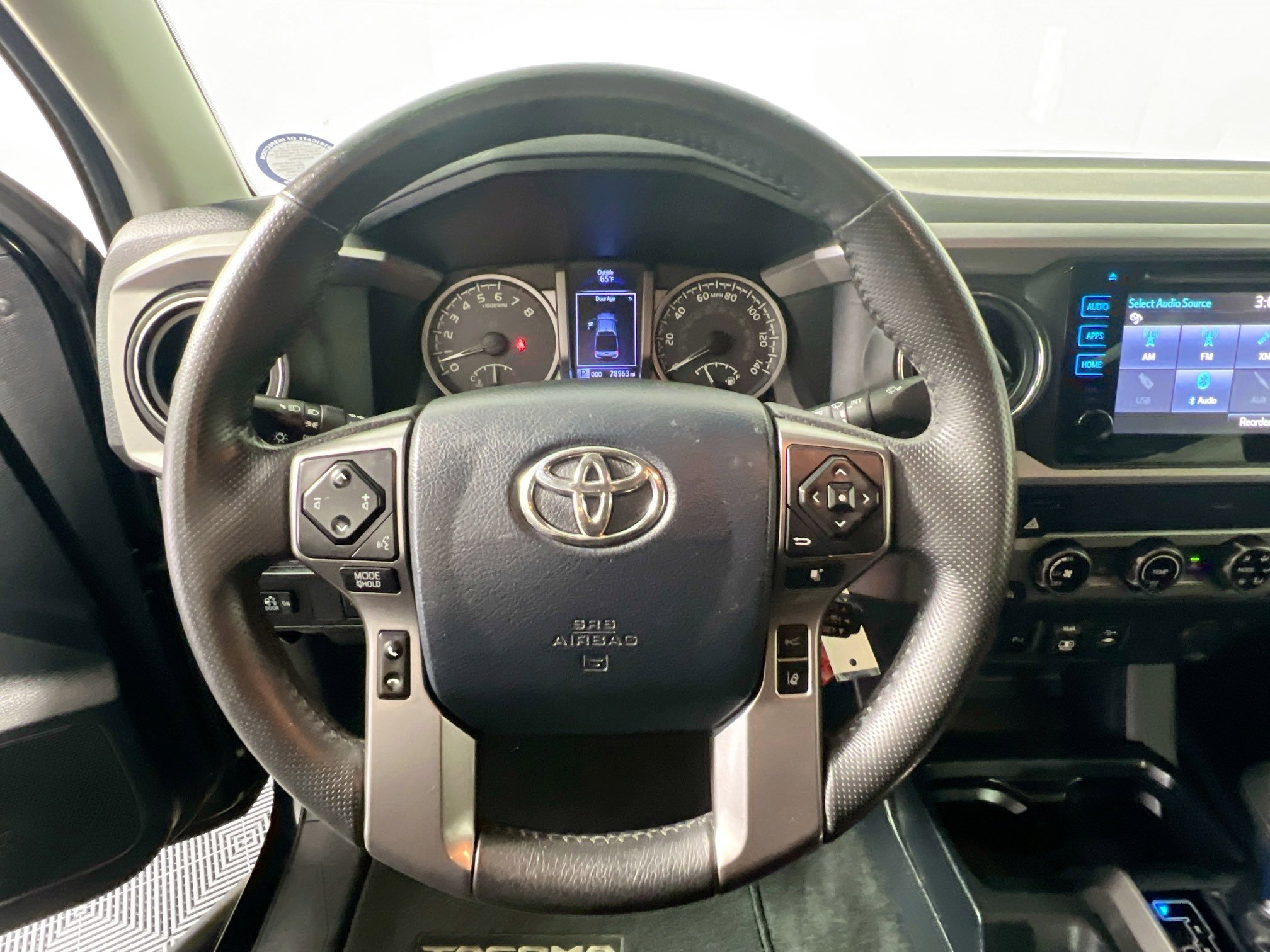 Used 2018 Toyota Tacoma SR5 image 17