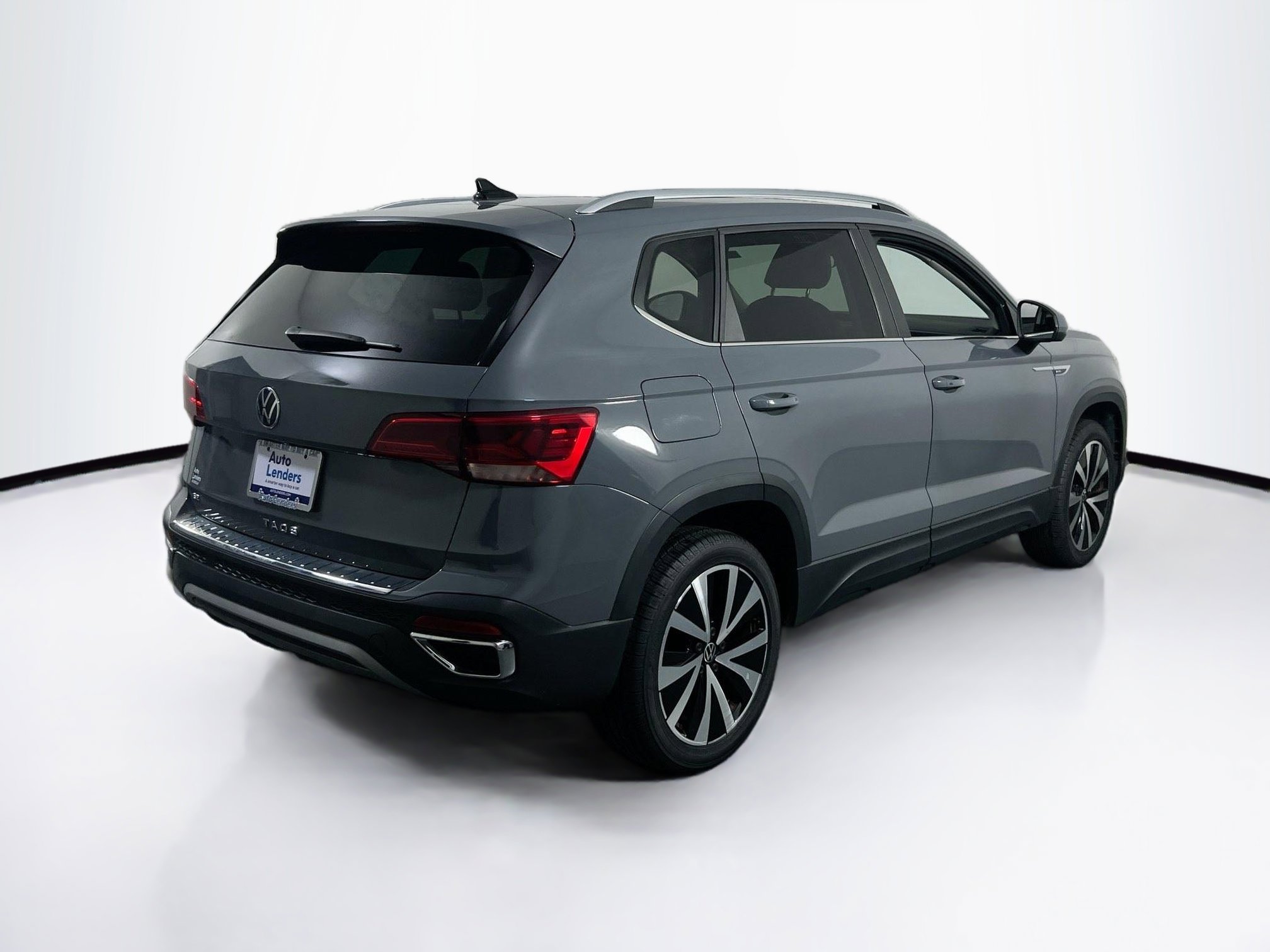 Used 2023 Volkswagen Taos SE image 5