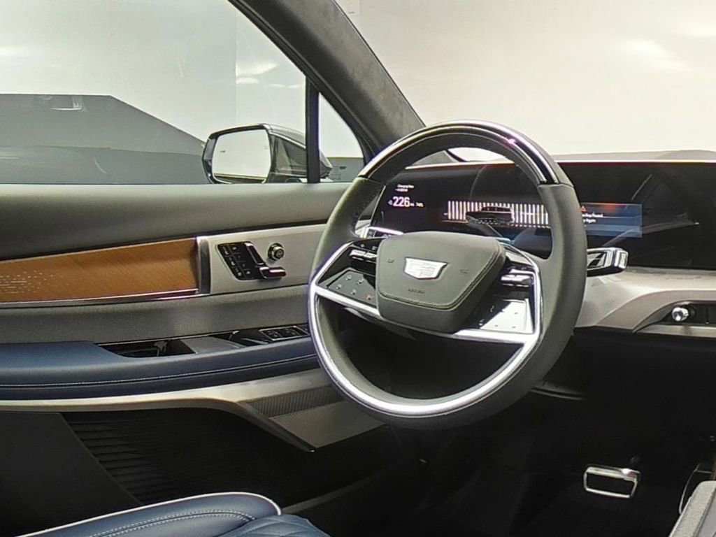 New 2026 Cadillac Vistiq Premium Luxury w/ LPO, Floor Liner Package AWD/4WD image 9