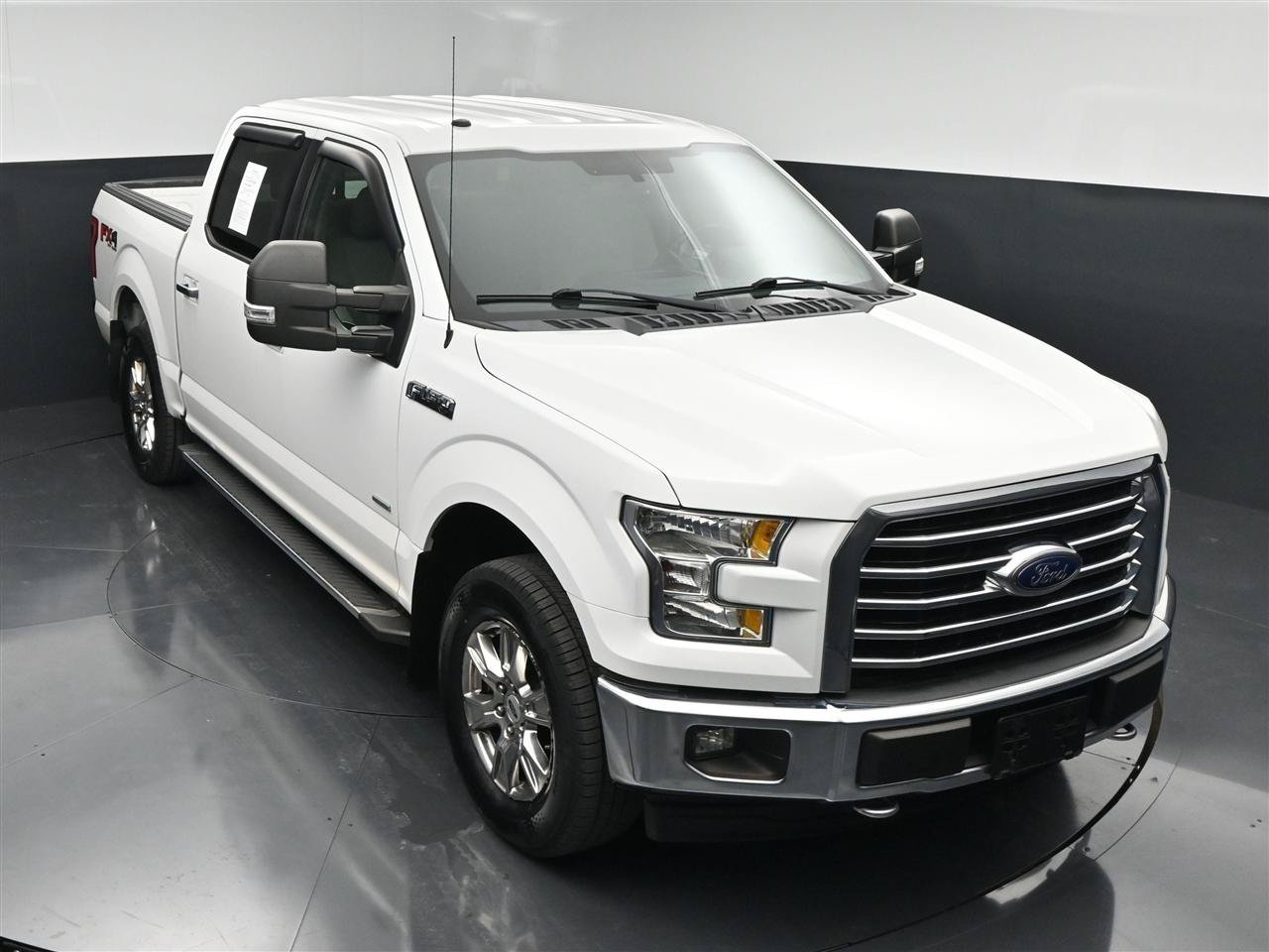 Used 2017 Ford F150 XLT w/ Equipment Group 302A Luxury AWD/4WD image 18
