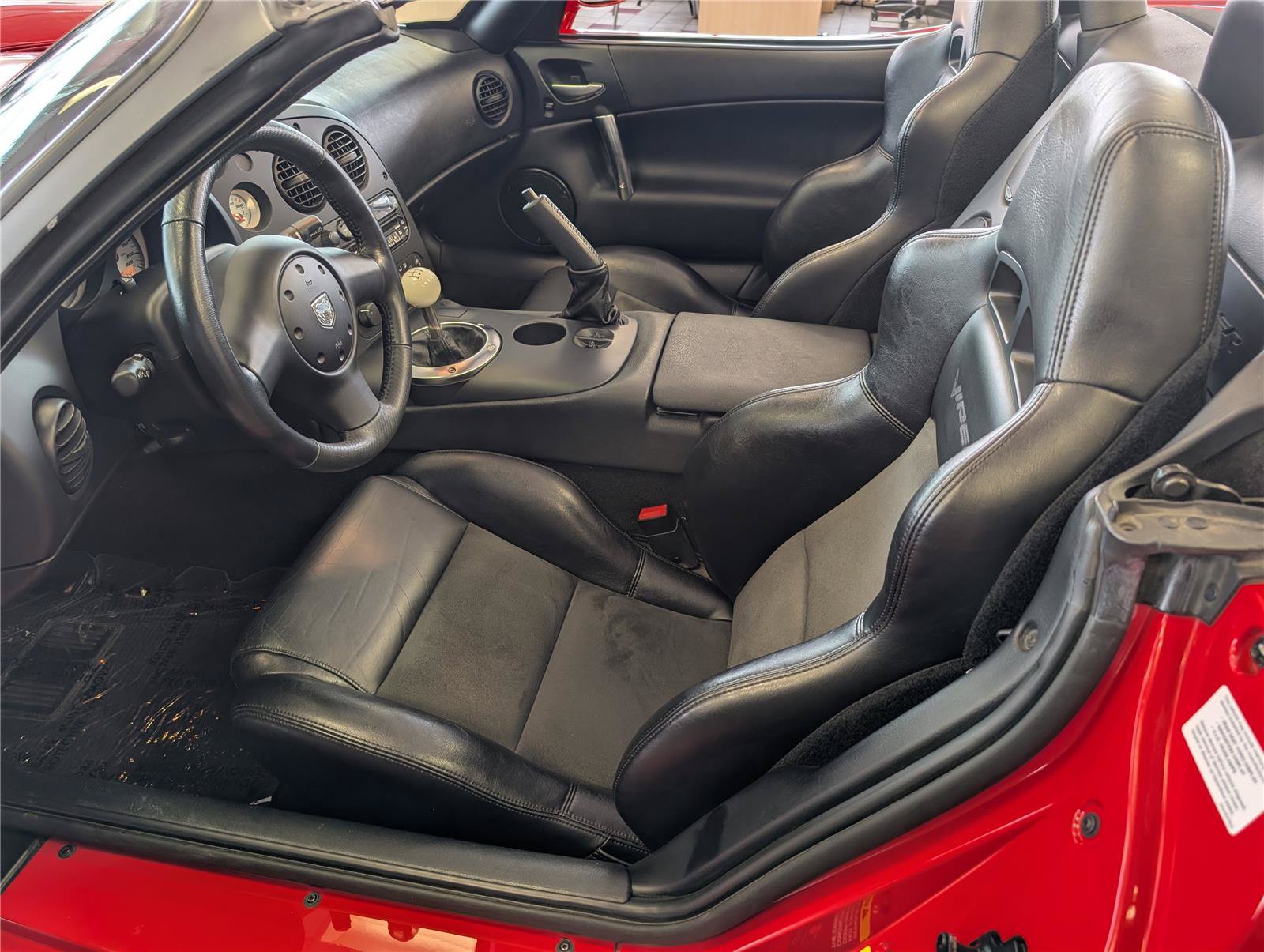 Used 2005 Dodge Viper SRT-10 RWD image 17