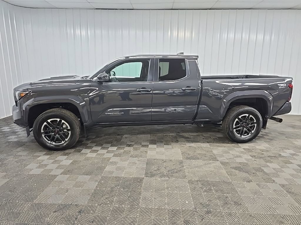 Used 2024 Toyota Tacoma TRD Sport AWD/4WD image 5