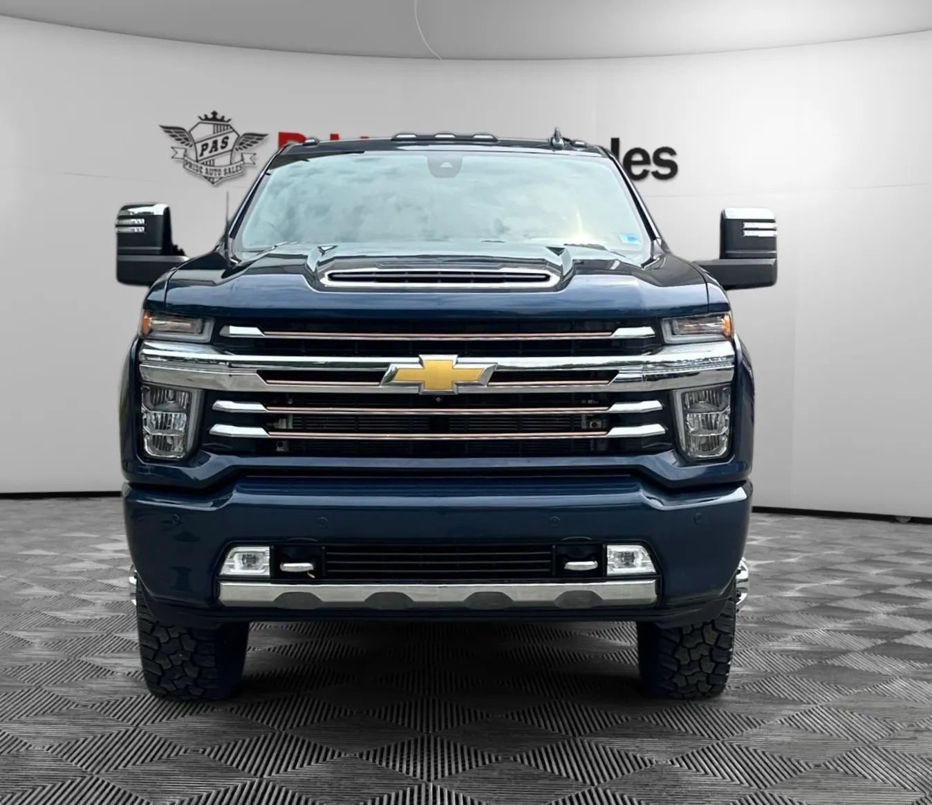 Used 2020 Chevrolet Silverado 3500 High Country w/ LPO, Hitch Package AWD/4WD image 2