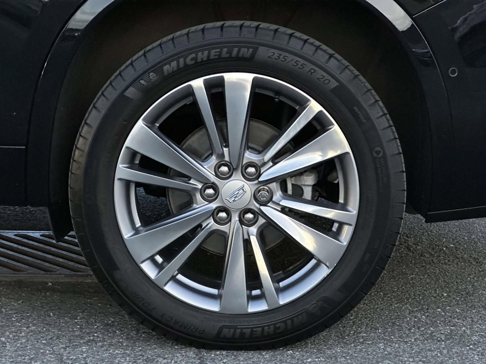 Used 2023 Cadillac XT6 Premium Luxury w/ Technology Package image 16