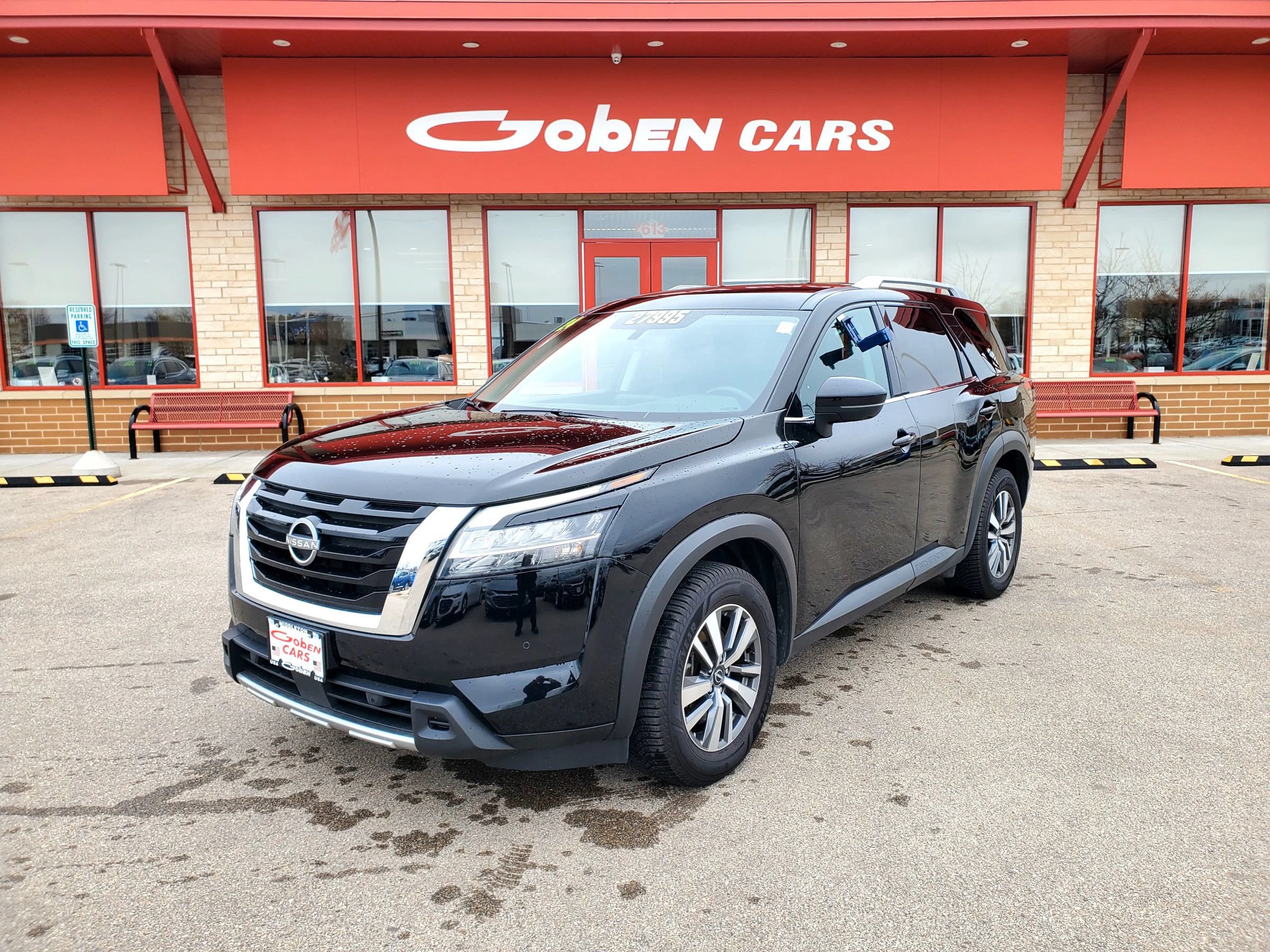 Used 2024 Nissan Pathfinder SL w/ Cargo Package