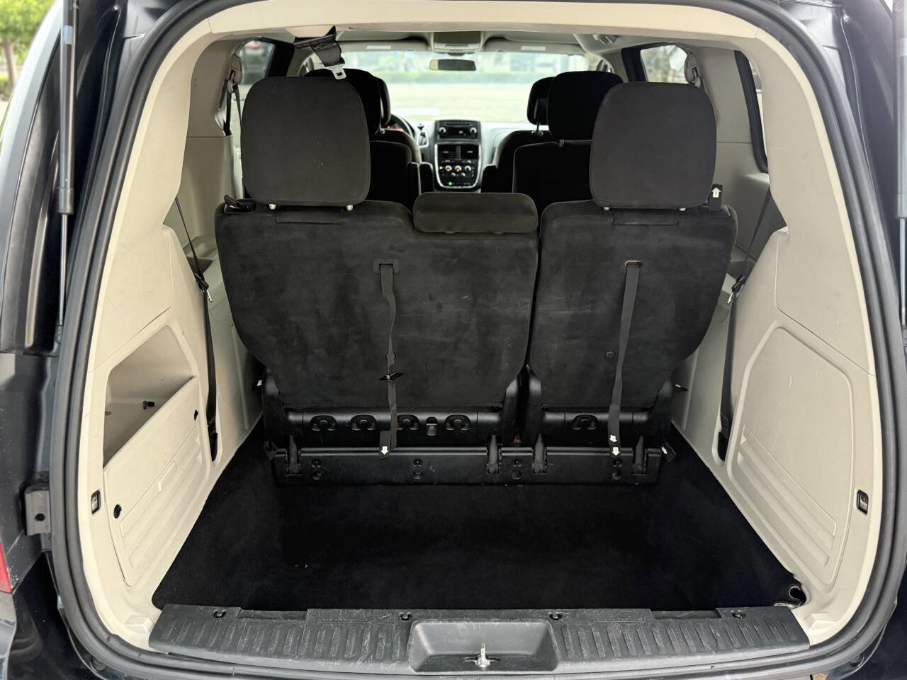 Used 2013 Dodge Grand Caravan SE image 31