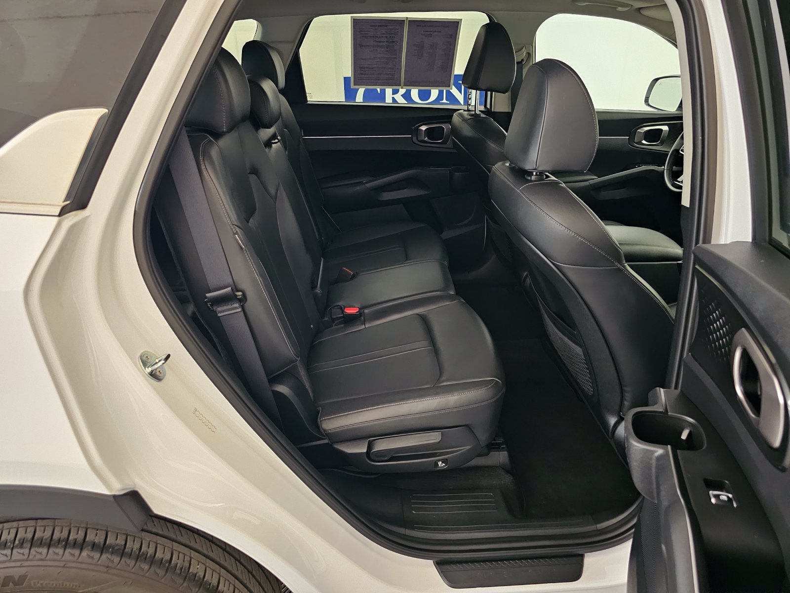 Used 2024 Kia Sorento S w/ Panoramic Sunroof Package FWD image 27