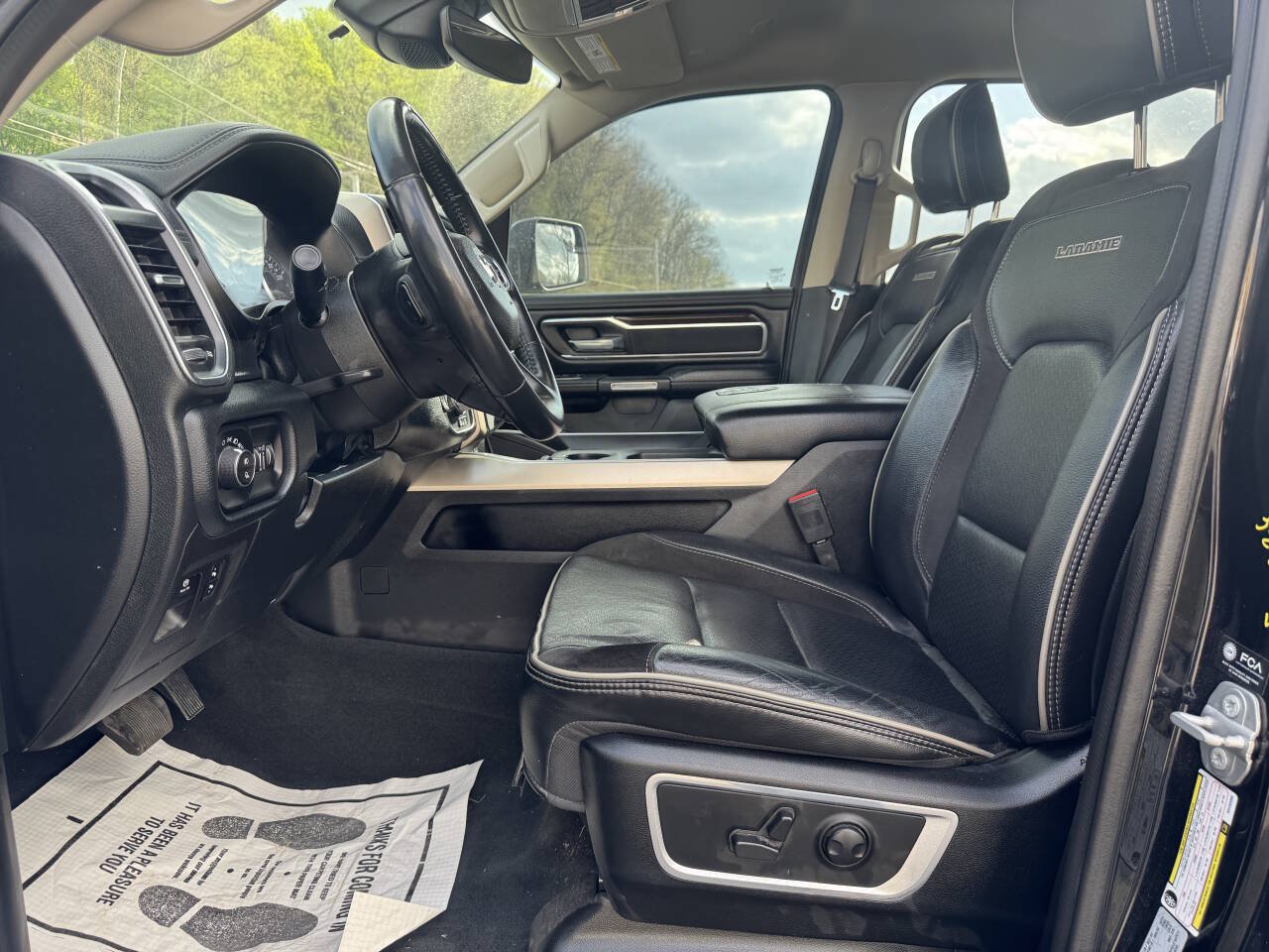 Used 2022 RAM 1500 Laramie AWD/4WD image 10