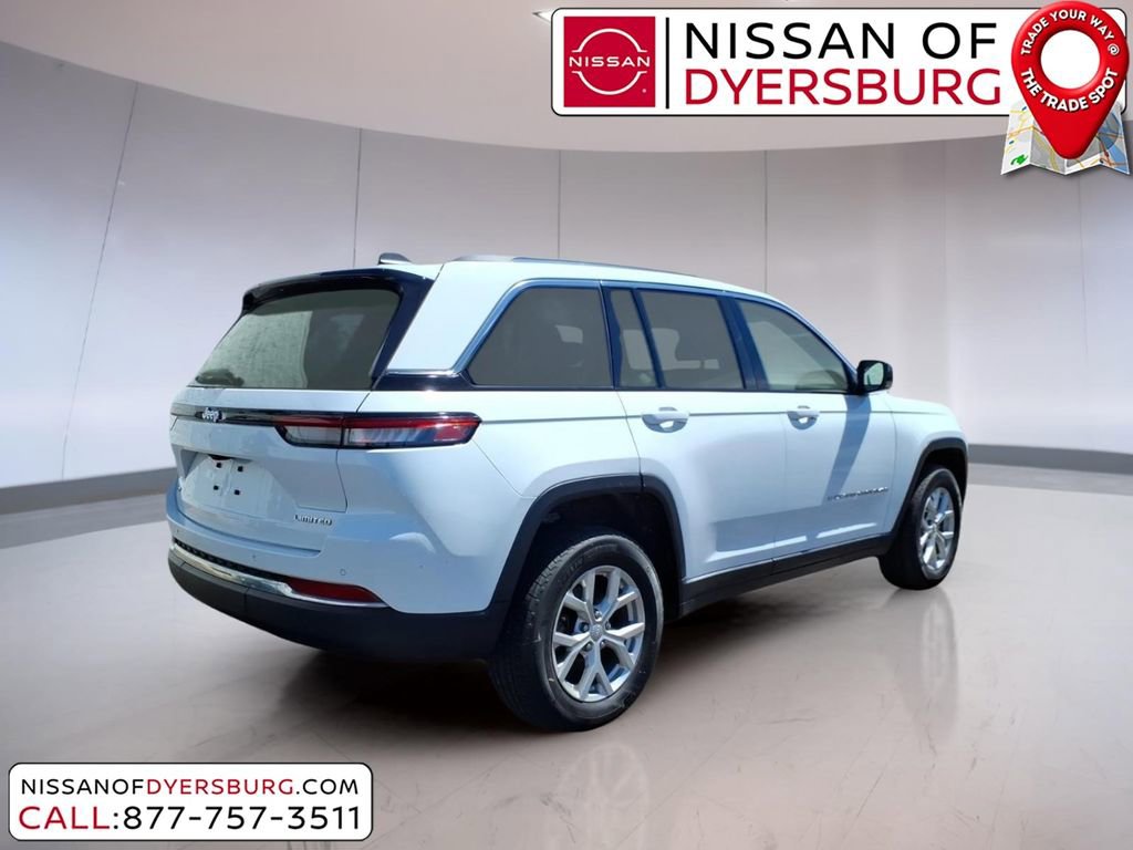 Used 2023 Jeep Grand Cherokee Limited image 3