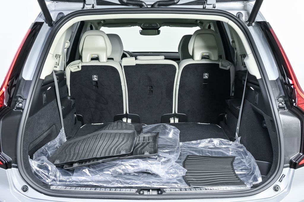 Used 2026 Volvo XC90 B6 Ultra w/ Protection Package AWD/4WD image 34