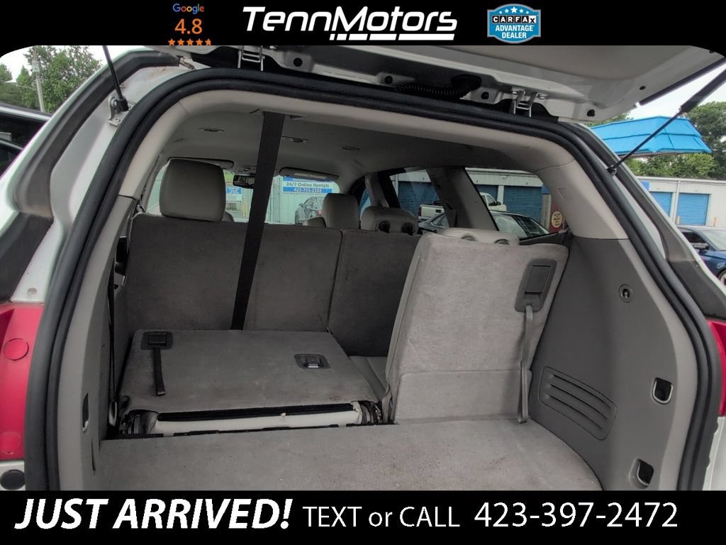 Used 2011 Chevrolet Traverse LT w/ LPO, 'HIT The Road' Package FWD image 17