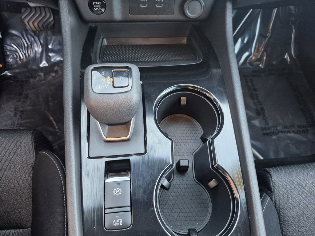 Used 2024 Nissan Rogue SV image 10