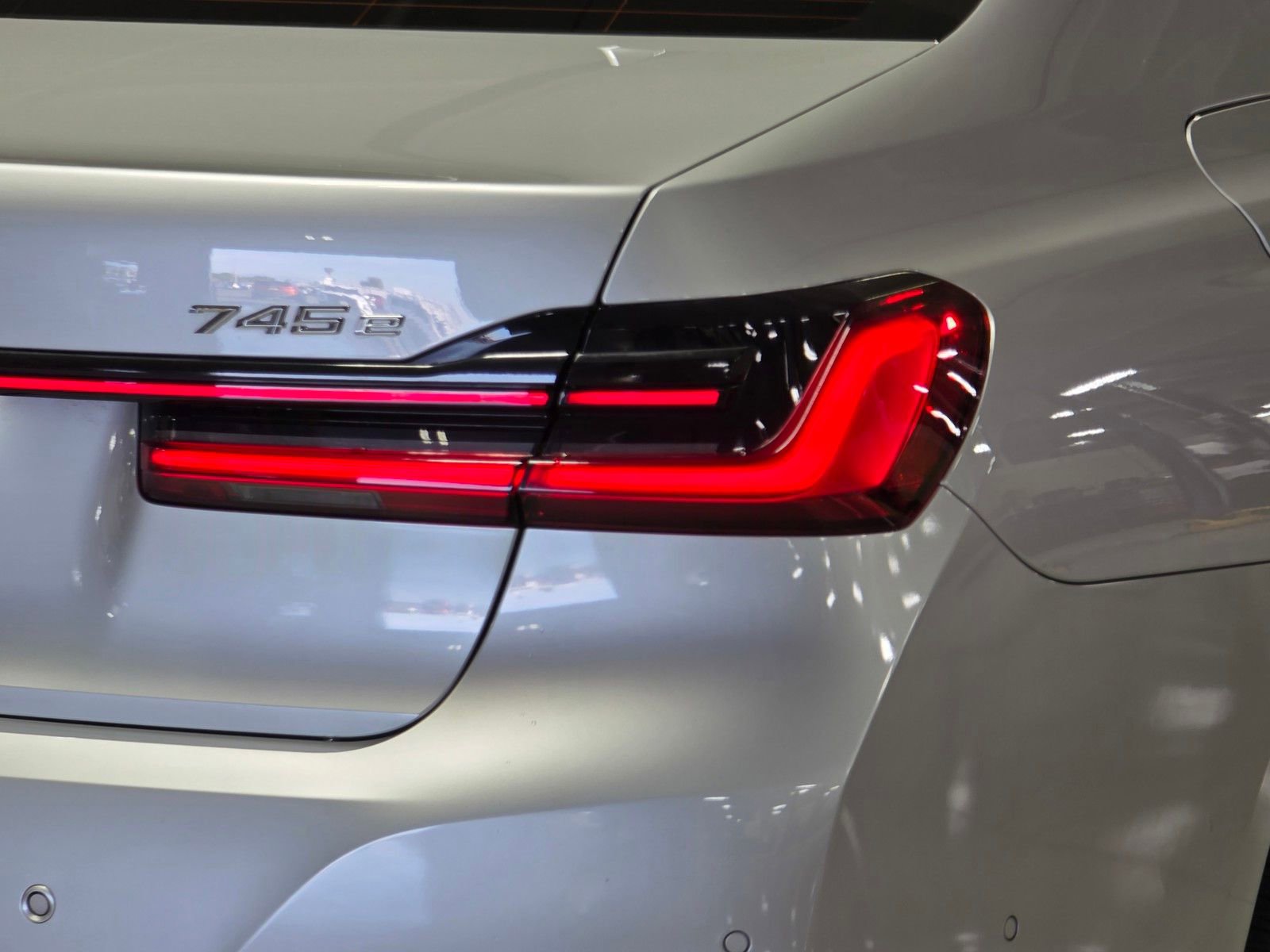 Used 2020 BMW 745e xDrive image 12
