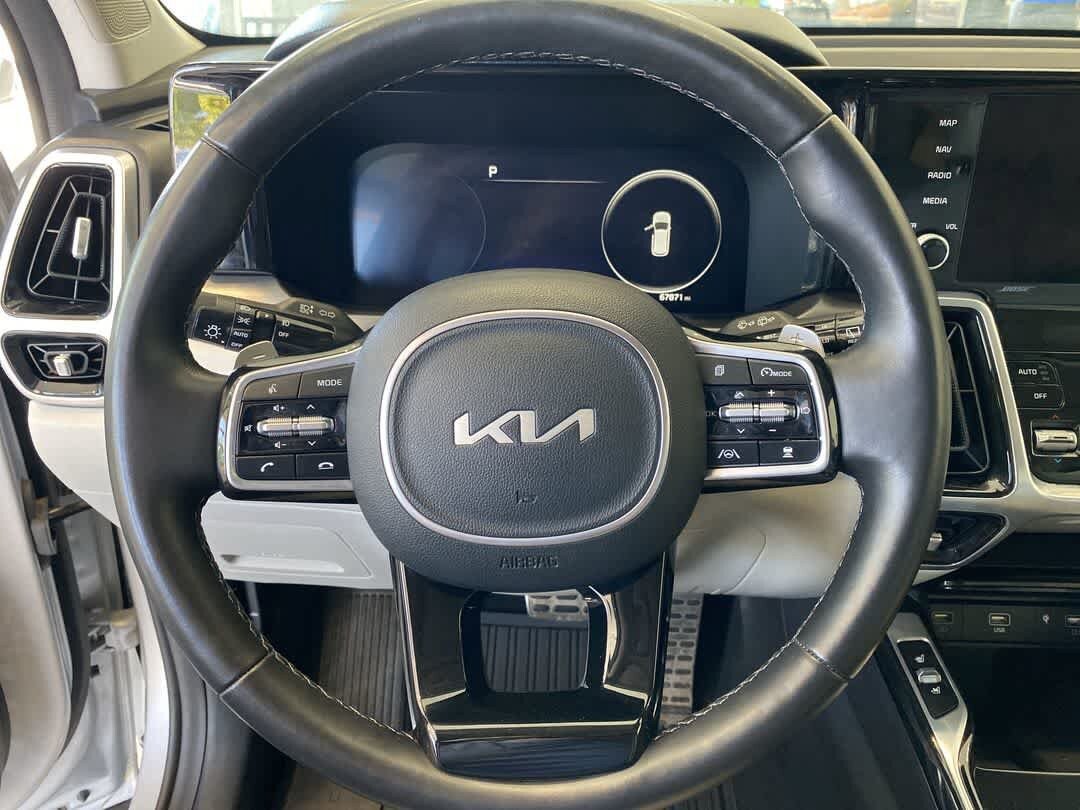 Used 2023 Kia Sorento SX Prestige w/ Panoramic Sunroof Package AWD/4WD image 17