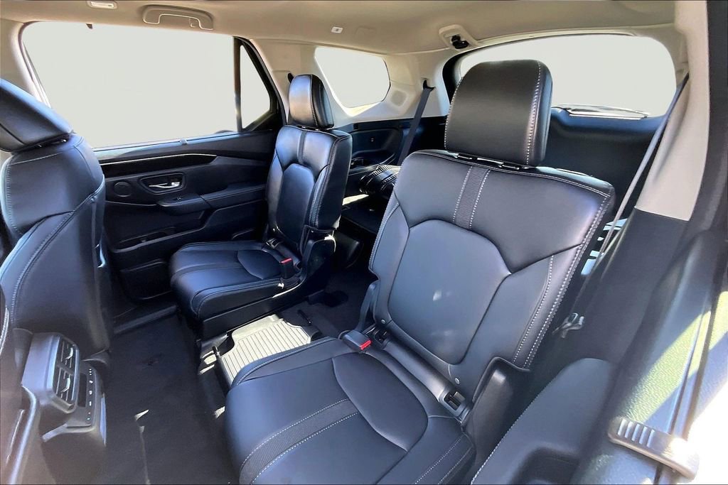 Used 2024 Honda Pilot Touring image 18