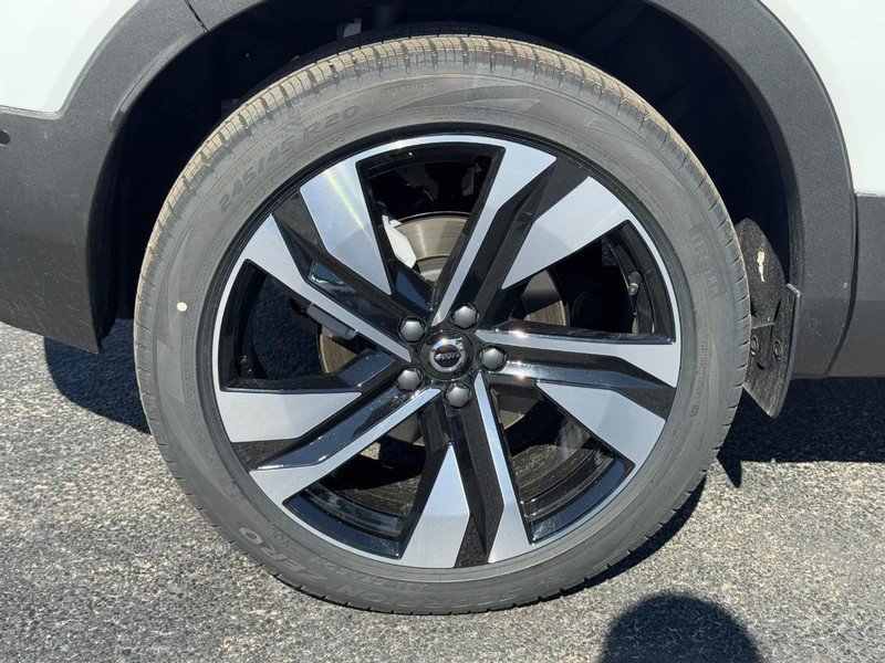 New 2026 Volvo XC40 B5 Ultra w/ Climate Package AWD/4WD image 4