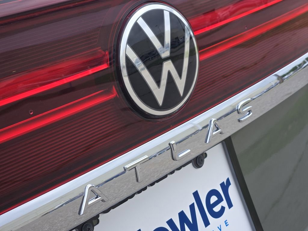 New 2026 Volkswagen Atlas Cross Sport SE FWD image 7