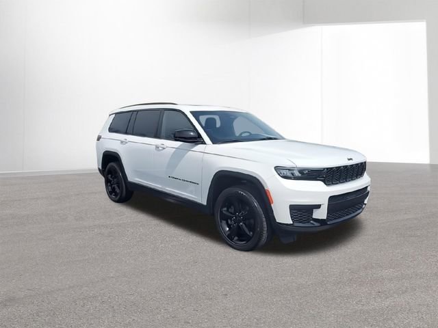 Used 2023 Jeep Grand Cherokee L Laredo AWD/4WD image 2