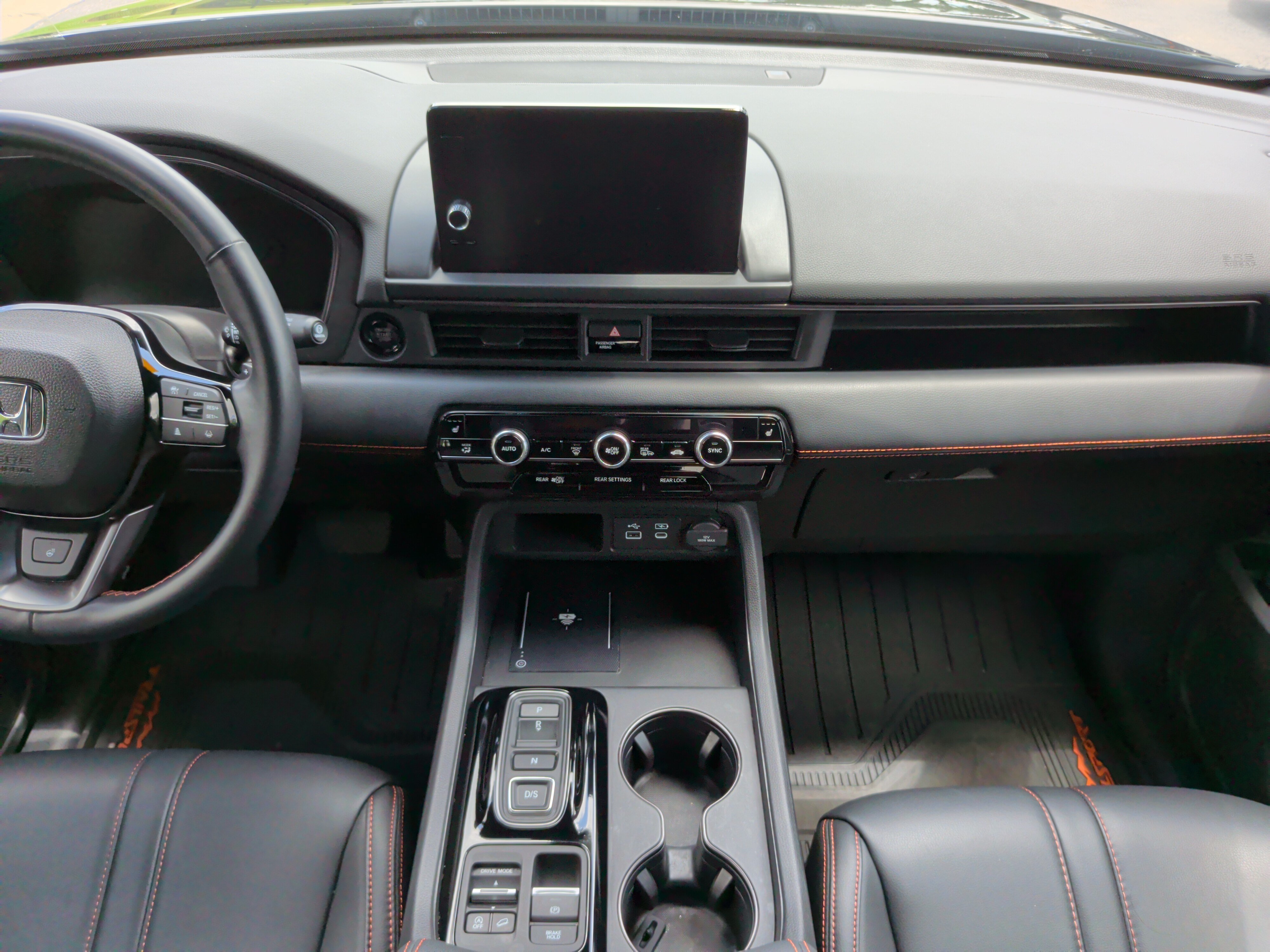 Used 2025 Honda Pilot TrailSport image 34