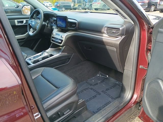 Used 2022 Ford Explorer XLT w/ Equipment Group 202A image 14