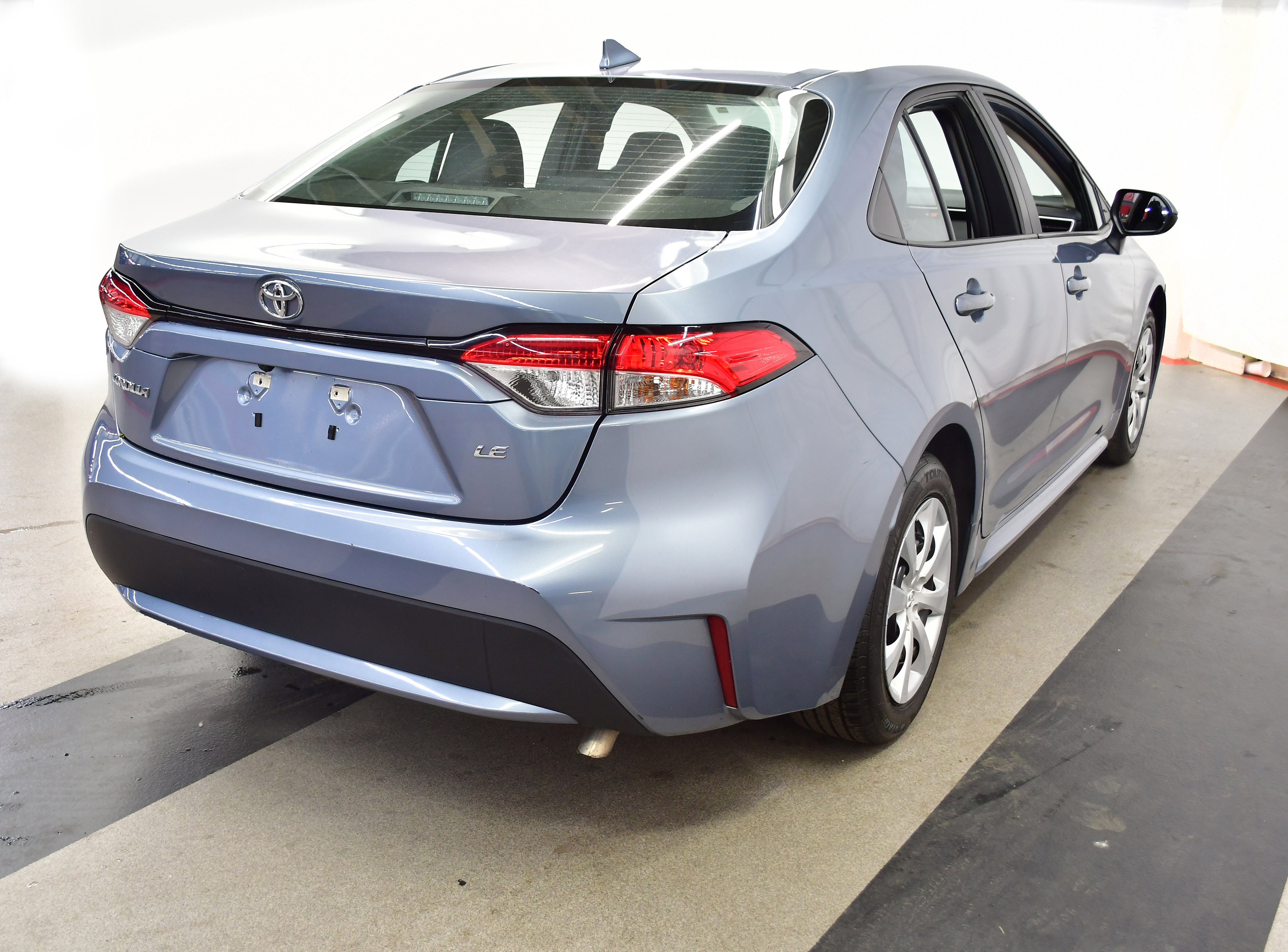 Used 2022 Toyota Corolla LE FWD image 7