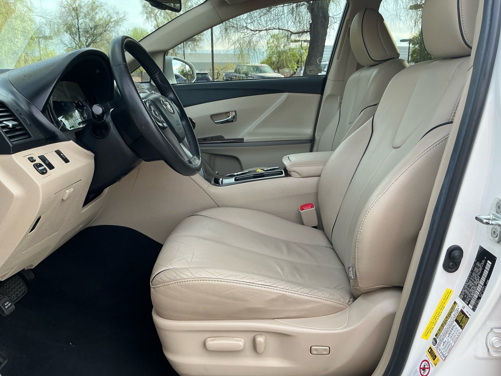 Used 2013 Toyota Venza XLE FWD image 14